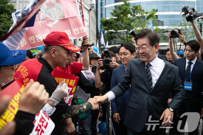 [사진] 해병대원 특검법 통과 촉구 장외투쟁 나선 이재명 대표