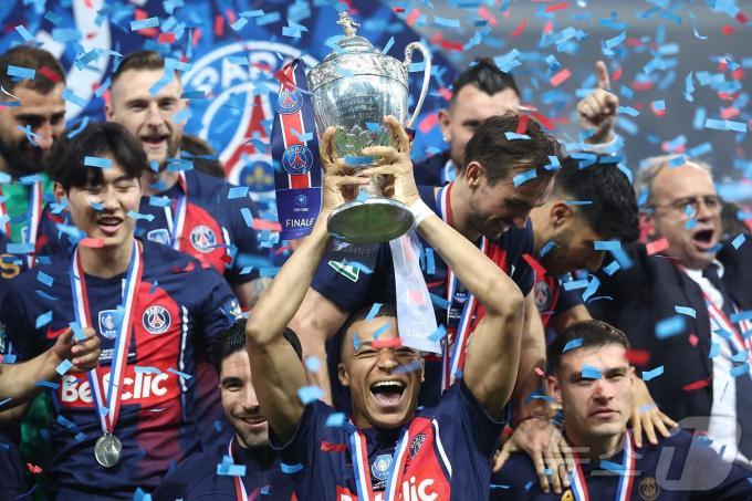 [사진] PSG 첫 시즌에 국내 3개 대회 싹쓸이 우승