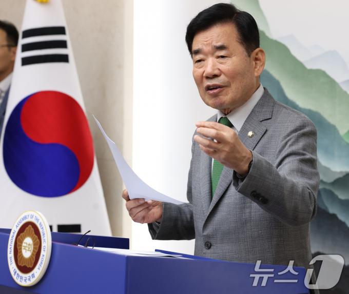 [사진] 김진표 의장 