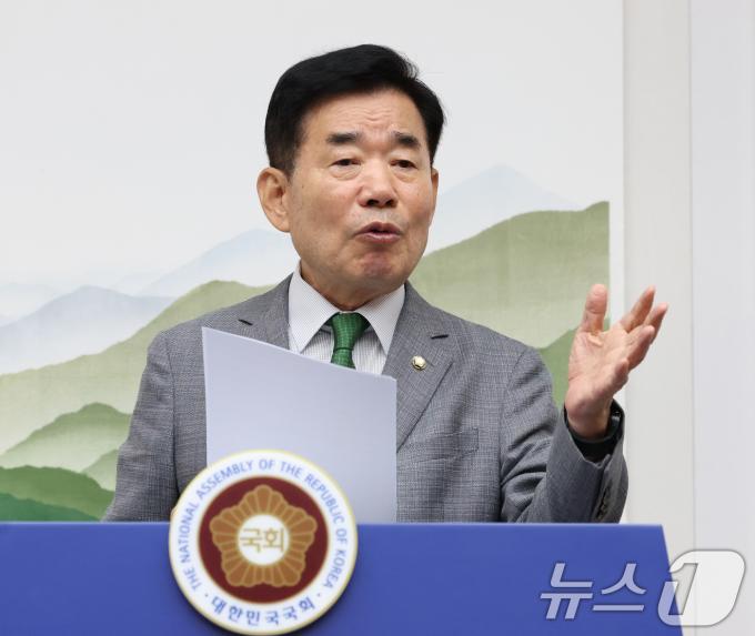 [사진] 김진표 의장 
