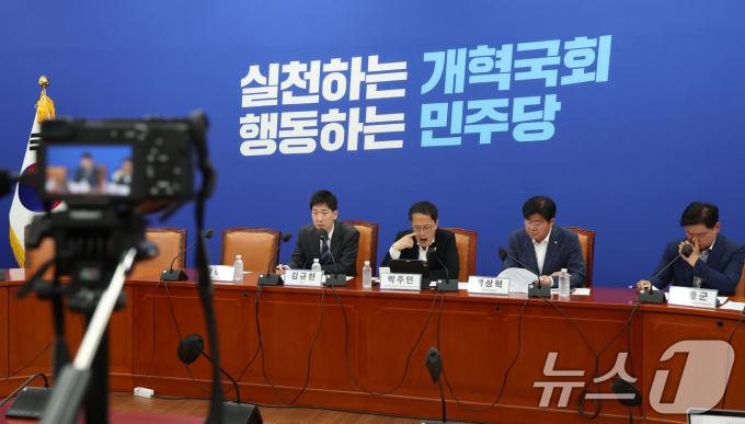 [사진] 민주당, 해병대원 특검법 거부권 및 재의결 관련 기자간다모히