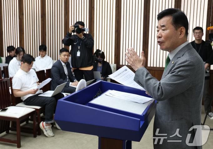 [사진] 김진표 의장 