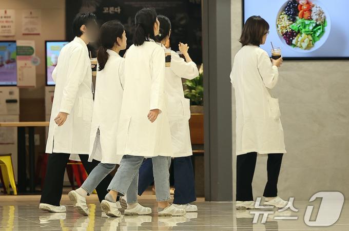 [사진] 의대 교수들, ‘1주일 휴진’ 철회할 듯… “정부 꿈쩍 안 할 것”