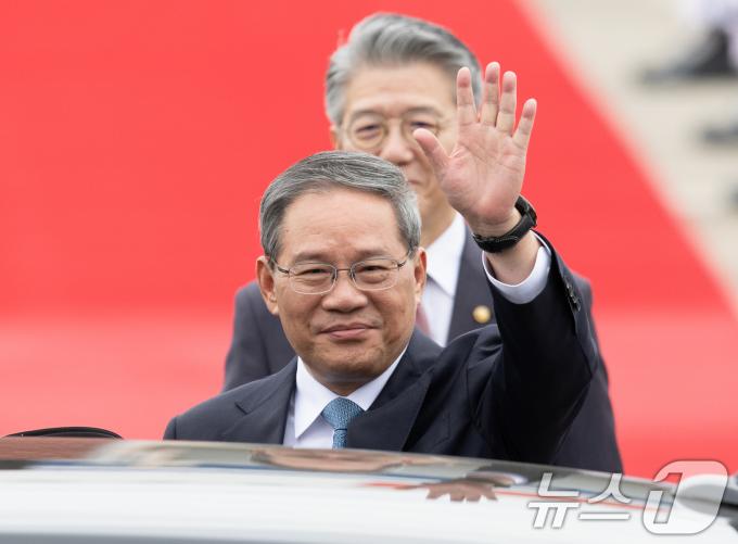 [사진] '중국 2인자' 리창 총리…한중일 정상회의 참석 위해