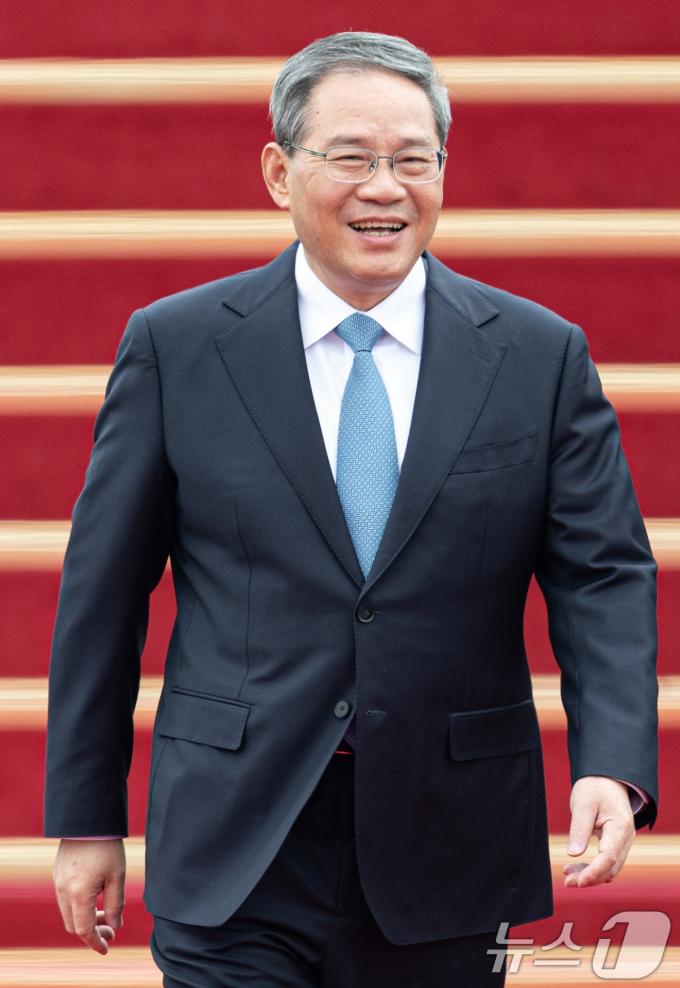 [사진] 미소 짓는 리창 中 총리