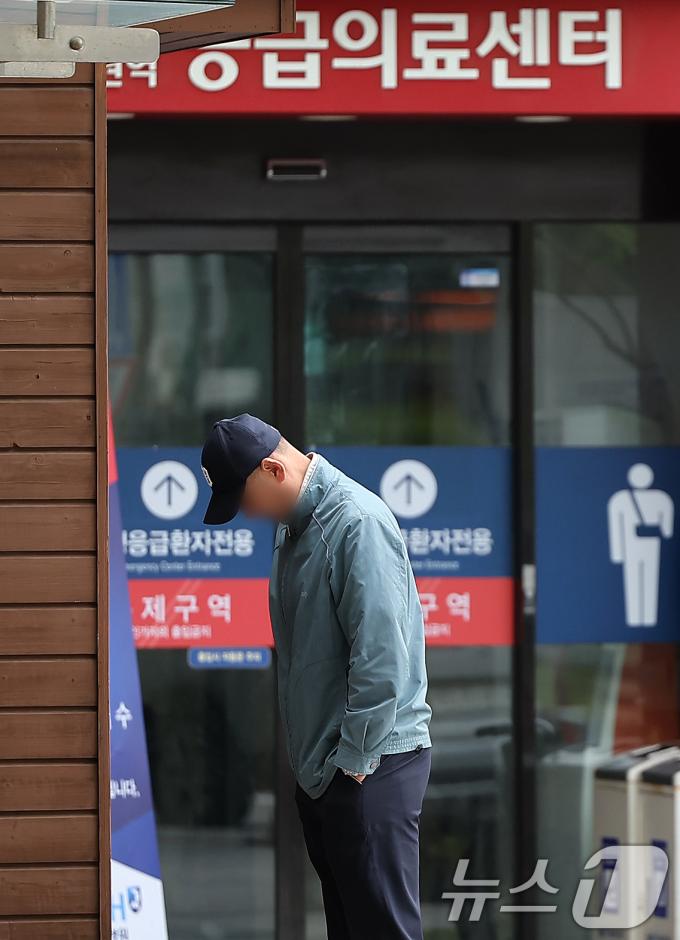 [사진] 의정갈등 고조, 지쳐가는 환자