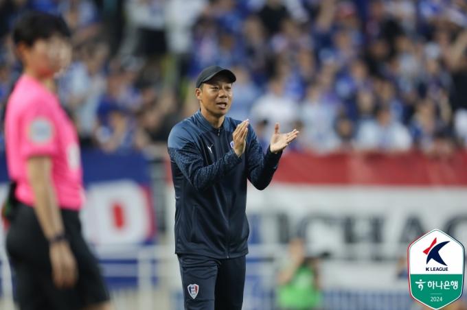 자진 사퇴한 염기훈 수원 삼성 감독. (한국프로축구연맹 제공)