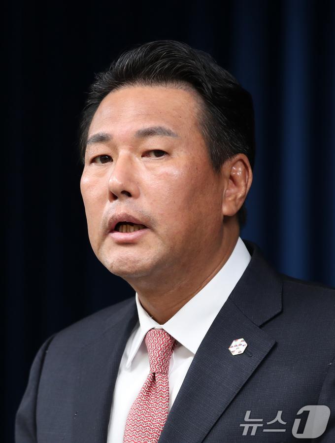 [사진] 브리핑하는 김태효 국가안보실 1차장
