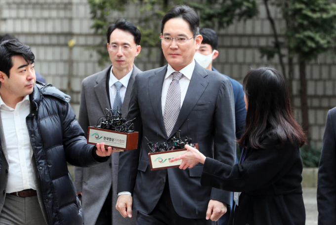 이재용 삼성전자 회장이 지난 2월5일 서울 서초구 서초동 서울중앙지방법원에서 열린 '회계부정·부당합병' 관련 1심 선고 공판에 출석하고 있다. / 사진=임한별 기자 