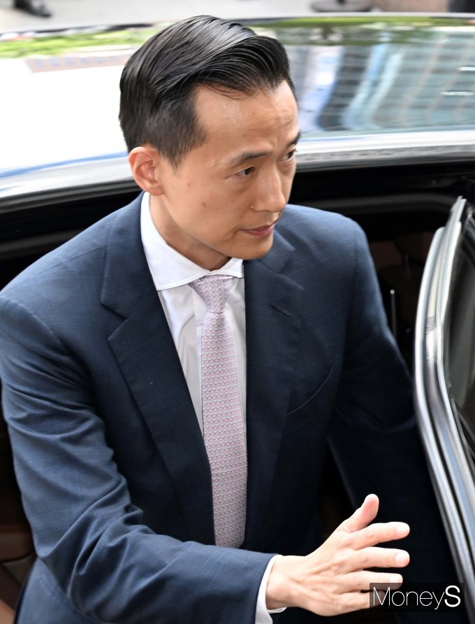 [머니S포토] 한화 김동관, UAE 대통령과 회동