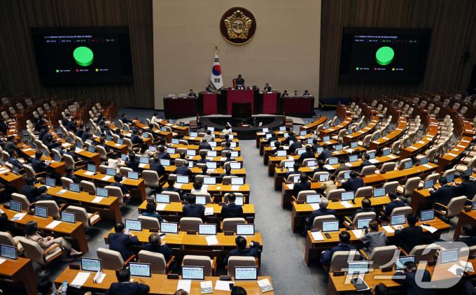 [사진] 세월호참사 피해지원법, 국회 본회의 통과