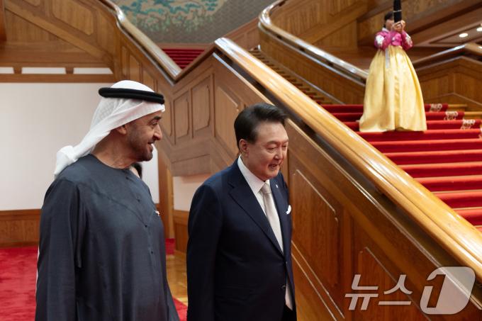 [사진] 윤석열 대통령, 모하메드 UAE 대통령과 친교 만찬