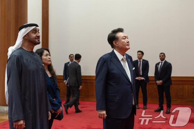 [사진] 윤석열 대통령, 모하메드 UAE 대통령과 친교 만찬