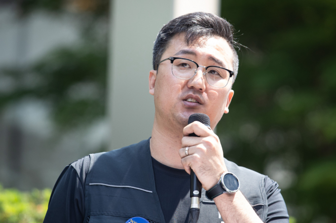 손우목 전국삼성전자노동조합(전삼노) 위원장(사진)이 지난 29일 기자회견을 통해 파업을 예고했다. /사진=뉴스1