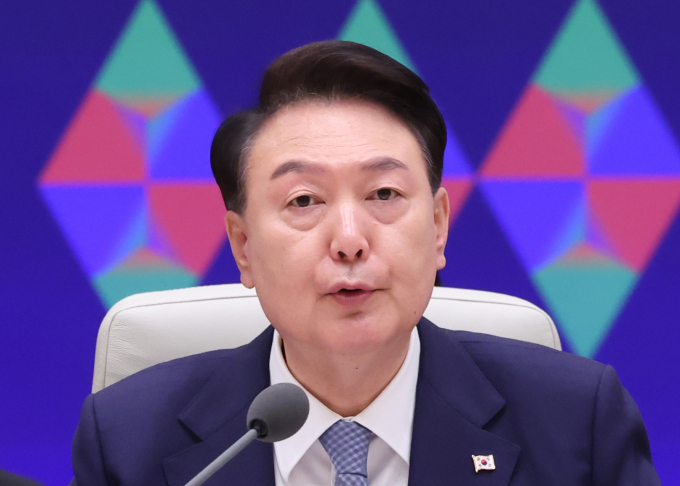 윤석열 대통령이 전세 사기 피해자 지원 및 주거 안정에 관한 특별법(전세사기특별법) 개정안 등 4개의 쟁점 법안에 대해 재의요구안을 행사했다. 사진은 윤 대통령이 지난 27일 청와대 영빈관에서 열린 기시다 후미오 일본 총리, 리창 중국 국무원 총리와의 제9차 한·일·중 정상회의에서 발언하는 모습. /사진=뉴시스