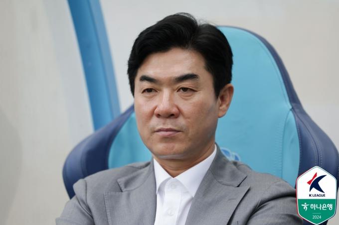 윤정환 강원FC 감독(한국프로축구연맹 제공)