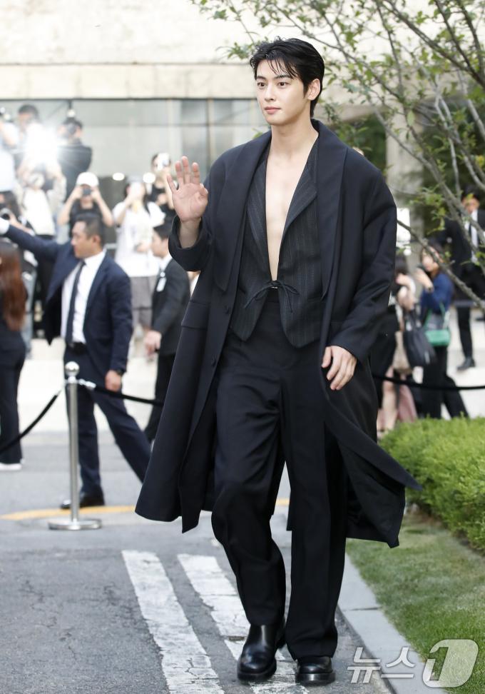[사진] 차은우, 곱상한 비주얼에 근육질 몸매 '깜짝'