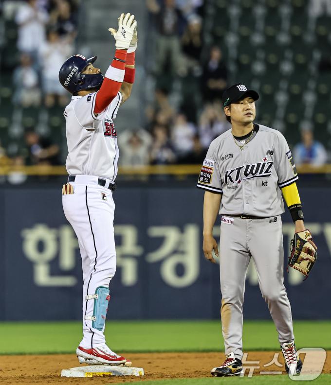 [사진] 두산 라모스, 역전이다!