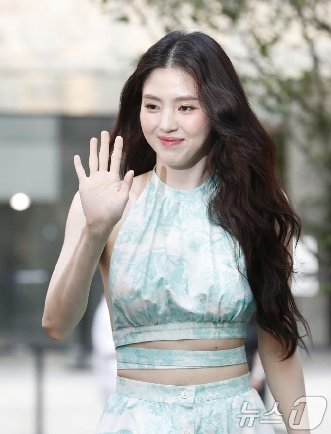 [사진] 한소희, 달콤한 떨림