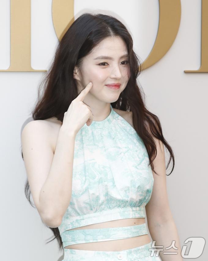 [사진] 한소희, 볼 콕 여신