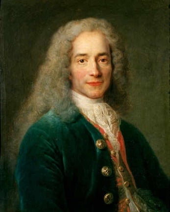 볼테르 초상화. (출처: After Nicolas de Largillière, given by Mr. Théodore Besterman, 회화(18세기 후반), Wikimedia Commons, Public Domain)
