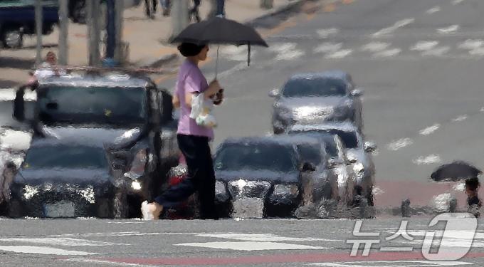 초여름 날씨를 보인 23일 대구 달성군 다사읍 달구벌대로에 아지랑이가 피어오르고 있다. 2024.5.23/뉴스1 ⓒ News1 공정식 기자