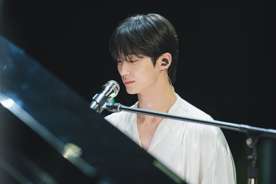 변우석 측이 과도한 팬덤의 열기에 "성숙한 팬덤 문화 형성"을 부탁했다./사진=tvN 제공