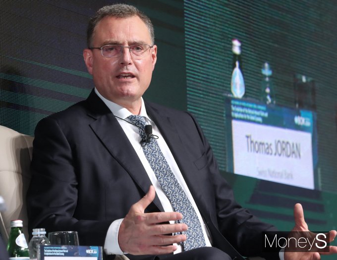 ▲ 정책대담 갖는 토마스 요르단 스위스 중앙은행 