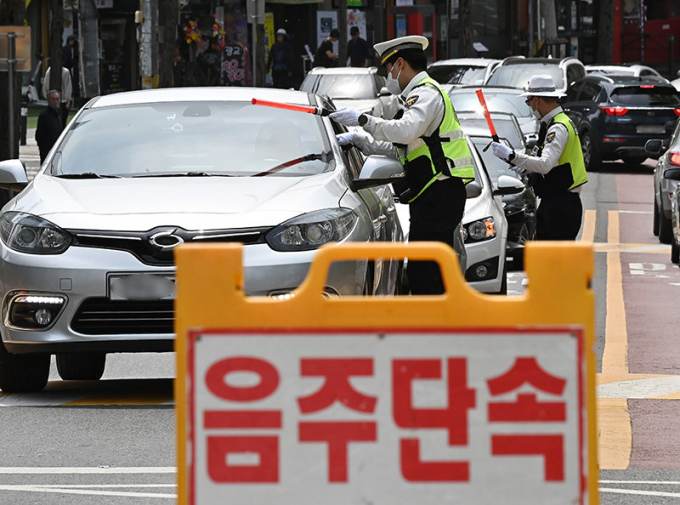 지난 2022년 제주유나이티드 유연수 골키퍼에게 음주사고로 부상을 입힌 30대가 항소심에서도 4년형이 유지됐다. 사진은 기사 본문과는 무관한 음주단속 장면. /사진=뉴시스