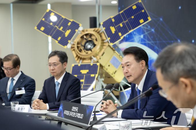 [사진] 윤석열 대통령, 우주항공청 개청식 및 제1차 국가우주위원회