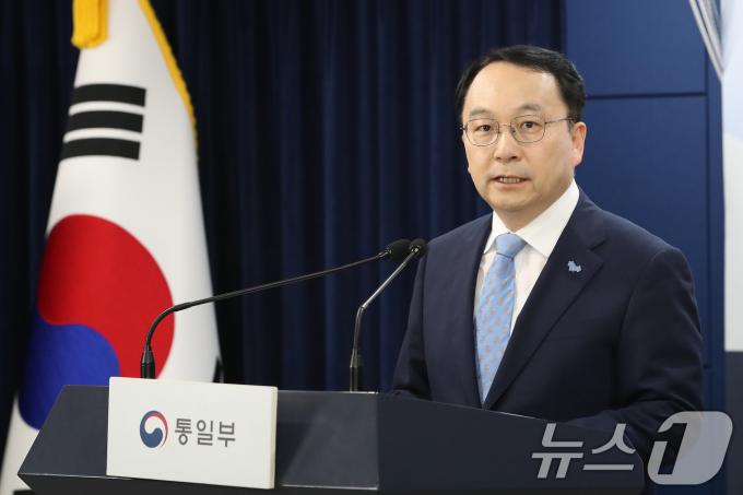 [사진] 북한 도발 관련 정부 입장 발표하는 구병삼 대변인