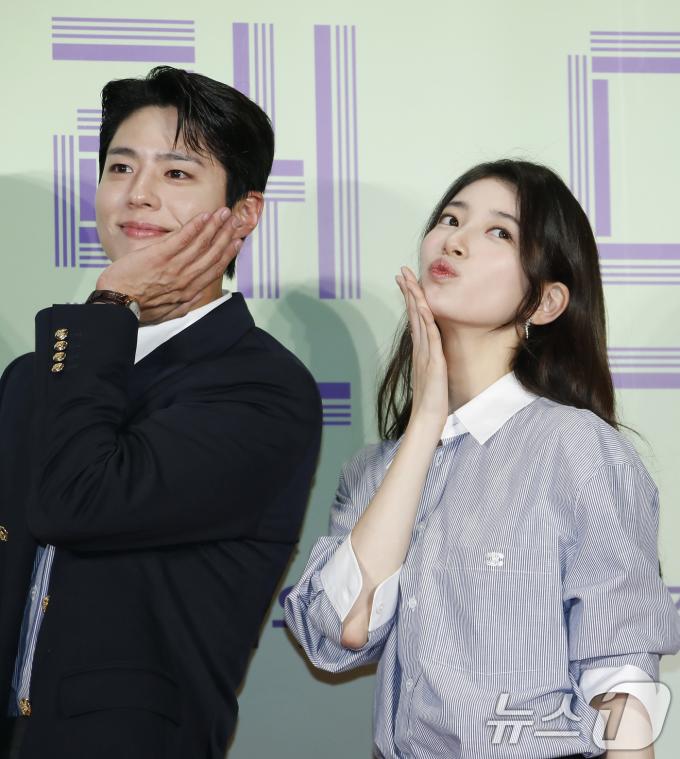 [사진] 박보검·수지, 우린 제법 자잘 어울려요