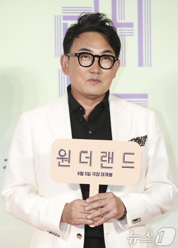 [사진] 이승철 '원더랜드' 보러 온 가요계 레전드