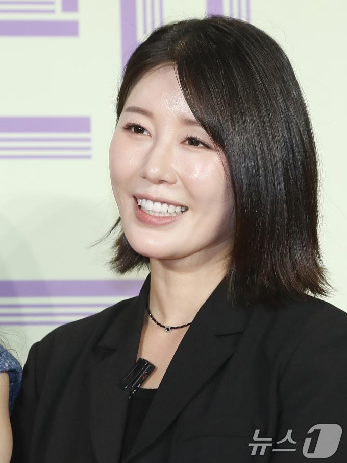 [사진] 나비, 사랑스러운 인사