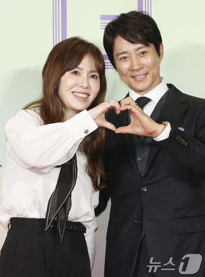 [사진] 하희라·최주종, 영화관 온 잉꼬 부부