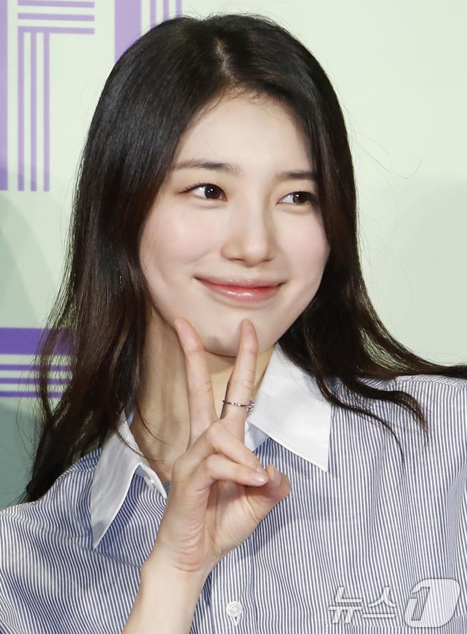 [사진] 수지, 러블리 브이