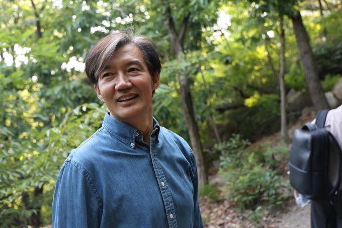 [사진] 조국 '언론인과의 산책'