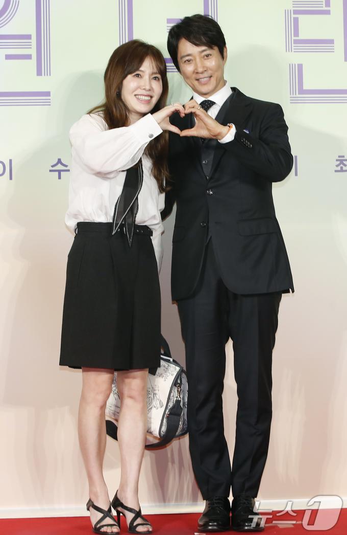 [사진] 최수종·하희라, 언제나 신혼