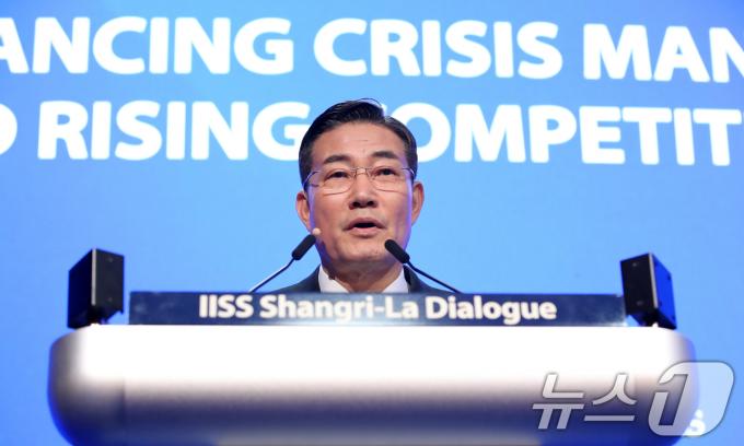 [사진] 신원식 국방부 장관 '샹그릴라 대화서 北 오물풍선 규탄'