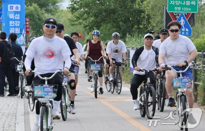 [사진] 기록 경쟁과 상관 없이 자전거 타세요