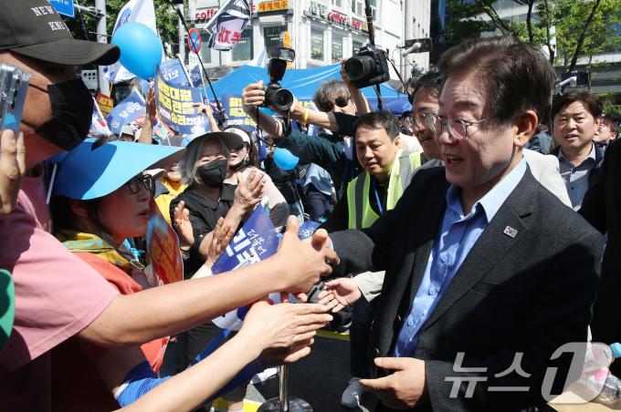 [사진] 윤석열 정권 규탄대회 참석한 이재명 대표