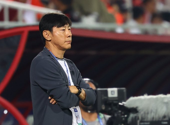 신태용 감독이 인도네시아 축가 대표팀 감독을 2027년까지 맡을 가능성이 커졌다. 사진은 신 감독이 경기를 지켜보는 모습. /사진=뉴시스