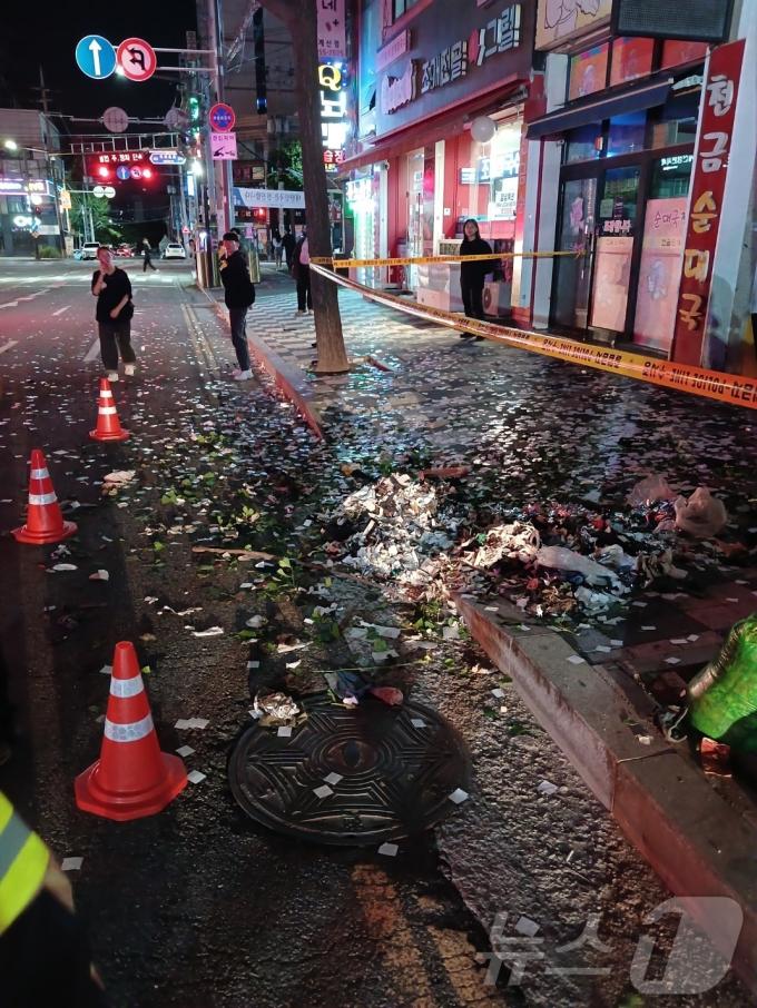 [사진] 인천서 발견된 북한 오물 풍선 잔해