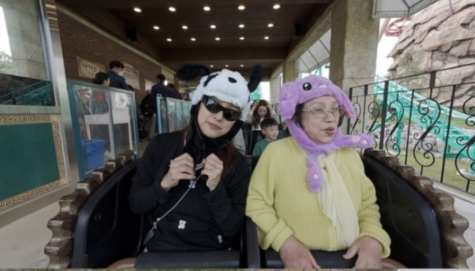 그룹 핑클 출신 가수 이효리가 연예계 활동 중 가장 힘들었던 시기를 고백한다. /사진=JTBC 제공