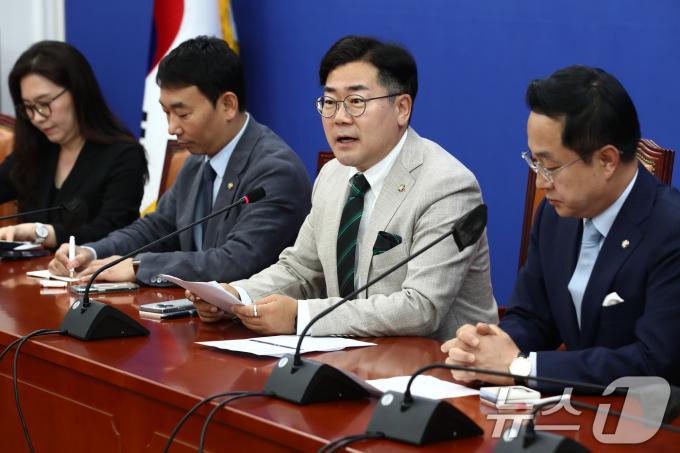 [사진] 박찬대 원내대표, 22대 국회 원구성 관련 기자간담회