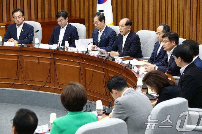 [사진] 황우여 비대위원장, 고위당정 발언