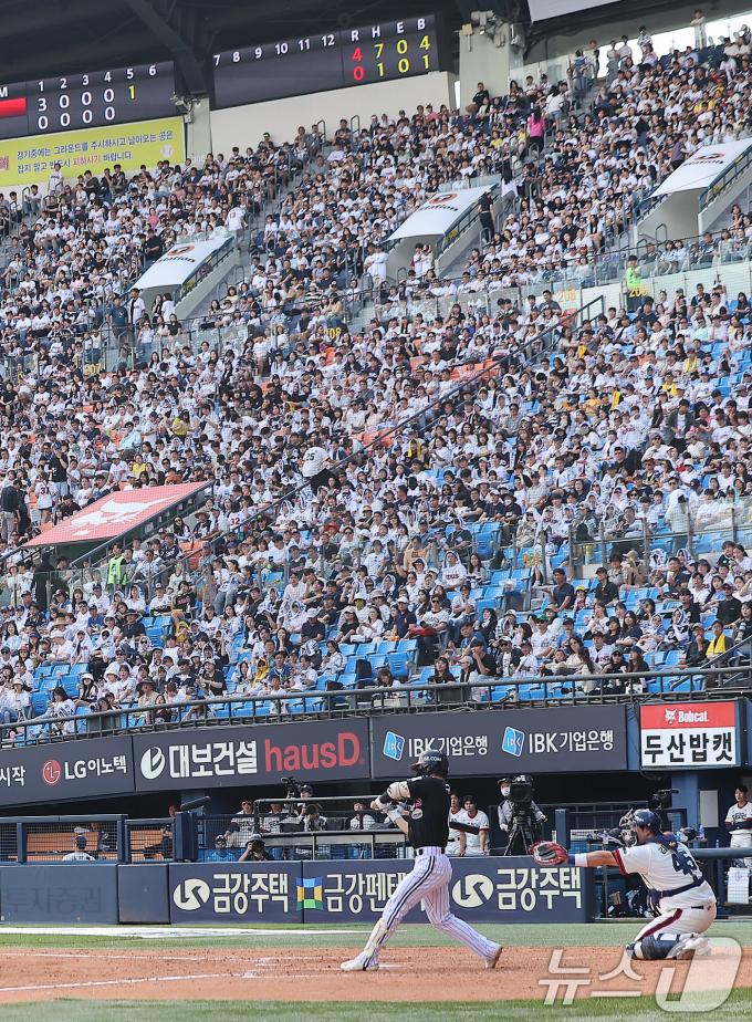 [사진] 285경기 만에 400만 관중 돌파한 KBO리그
