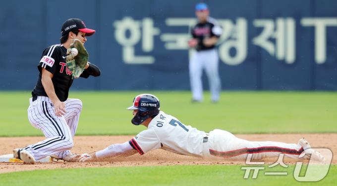 [사진] 이유찬, 공보다 빠르게