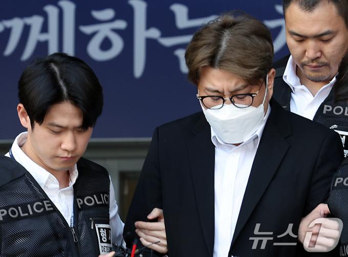 '음주 뺑소니' 혐의를 받는 트로트 가수 김호중/뉴스1 ⓒ News1
