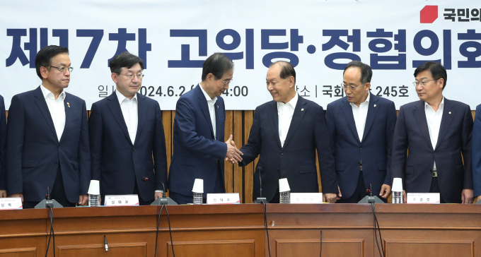 한덕수 국무총리와 황우여 국민의힘 비상대책위원장이 2일 오후 서울 여의도 국회에서 열린 제17차 고위당정협의회에 참석했다. /사진=뉴스1